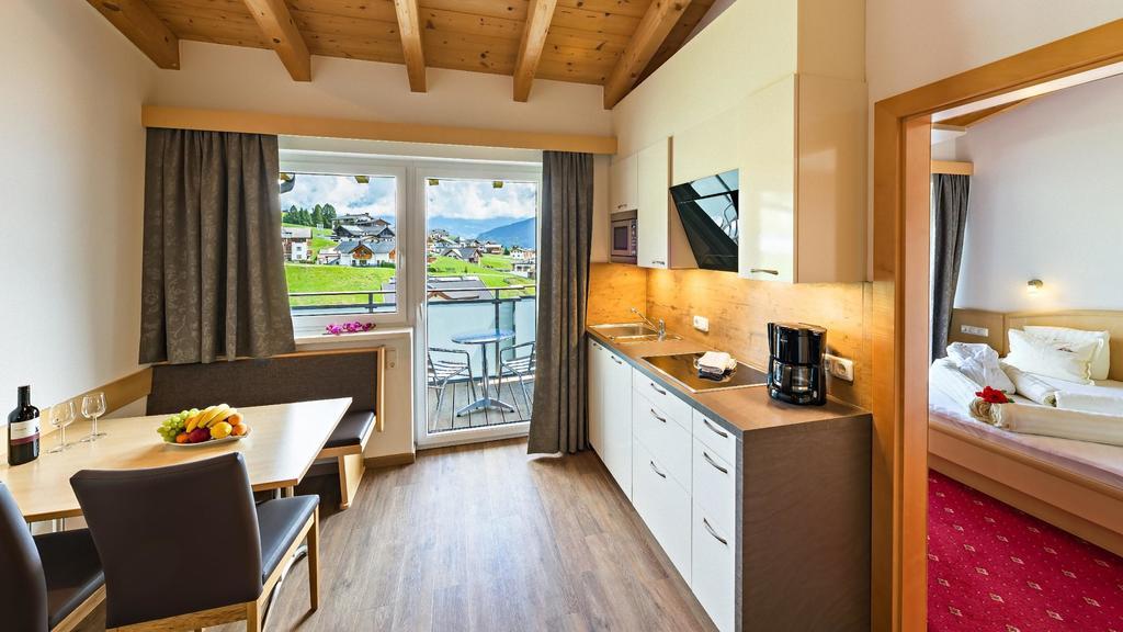Apart-Hotel Bergkoenig Фис Экстерьер фото