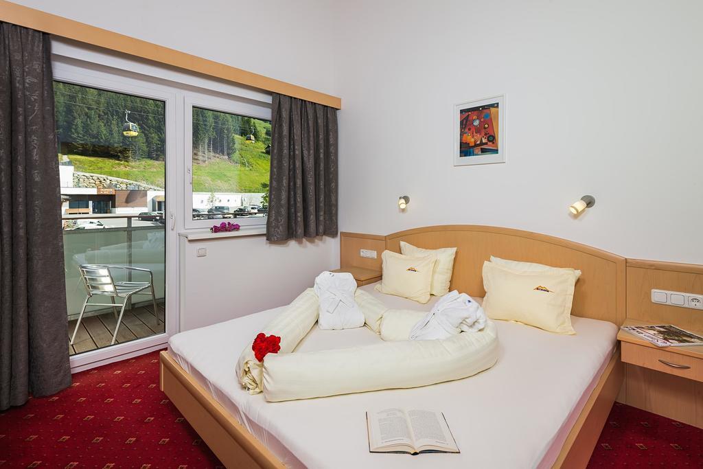 Apart-Hotel Bergkoenig Фис Экстерьер фото
