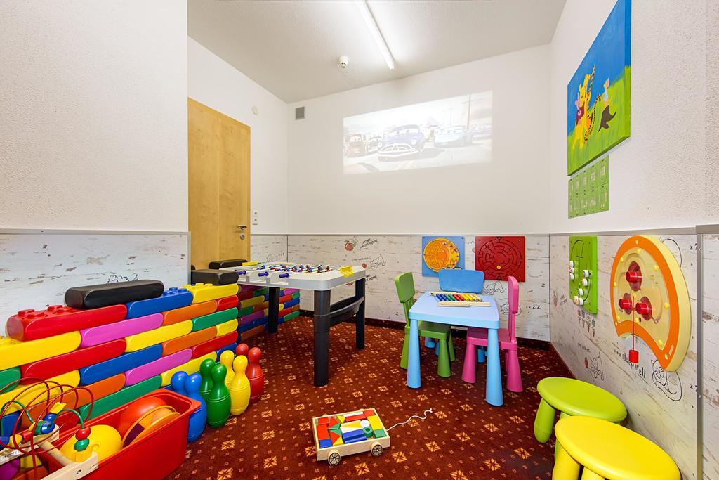 Apart-Hotel Bergkoenig Фис Экстерьер фото